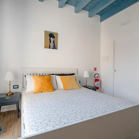 Old Town Vibe 3* Бари